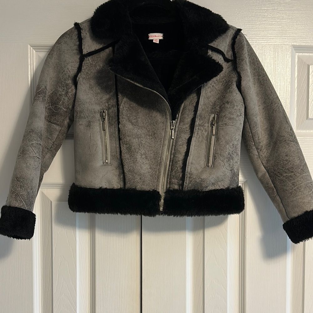 Design History Girls Stylish Black and Gray Faux Fur Jacket - Size M